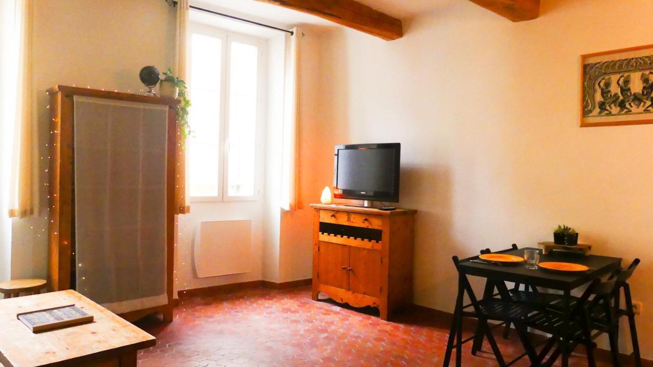 Studio Lironsd'Elle - Coeur Du Village Greoux-les-Bains Bagian luar foto